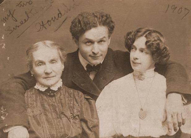 Houdini with his mother and wife